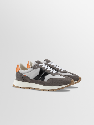 Retro Runner in Volcano