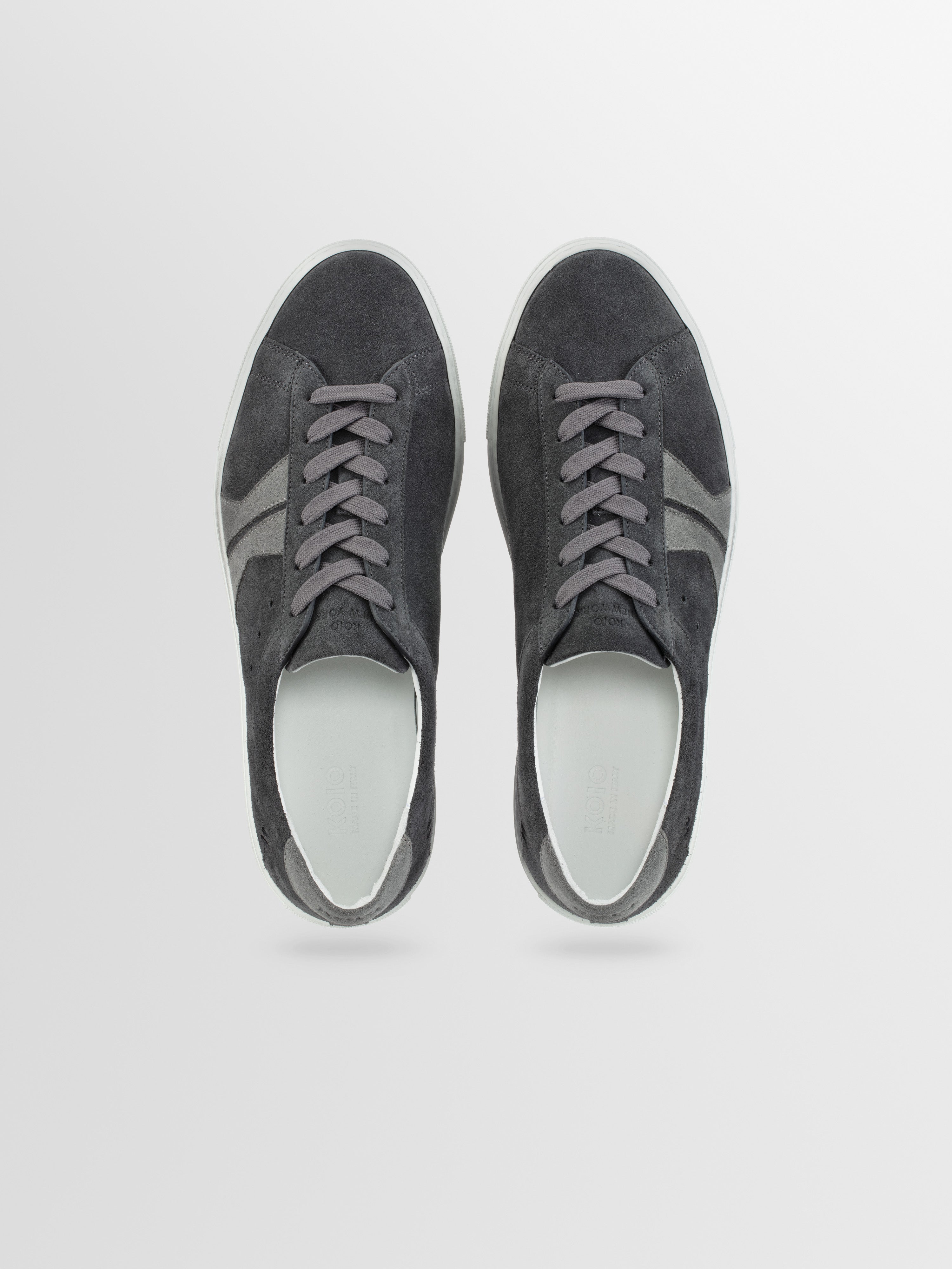 Men's Distressed Grey Leather Low-top Sneaker Capri in Asphalt