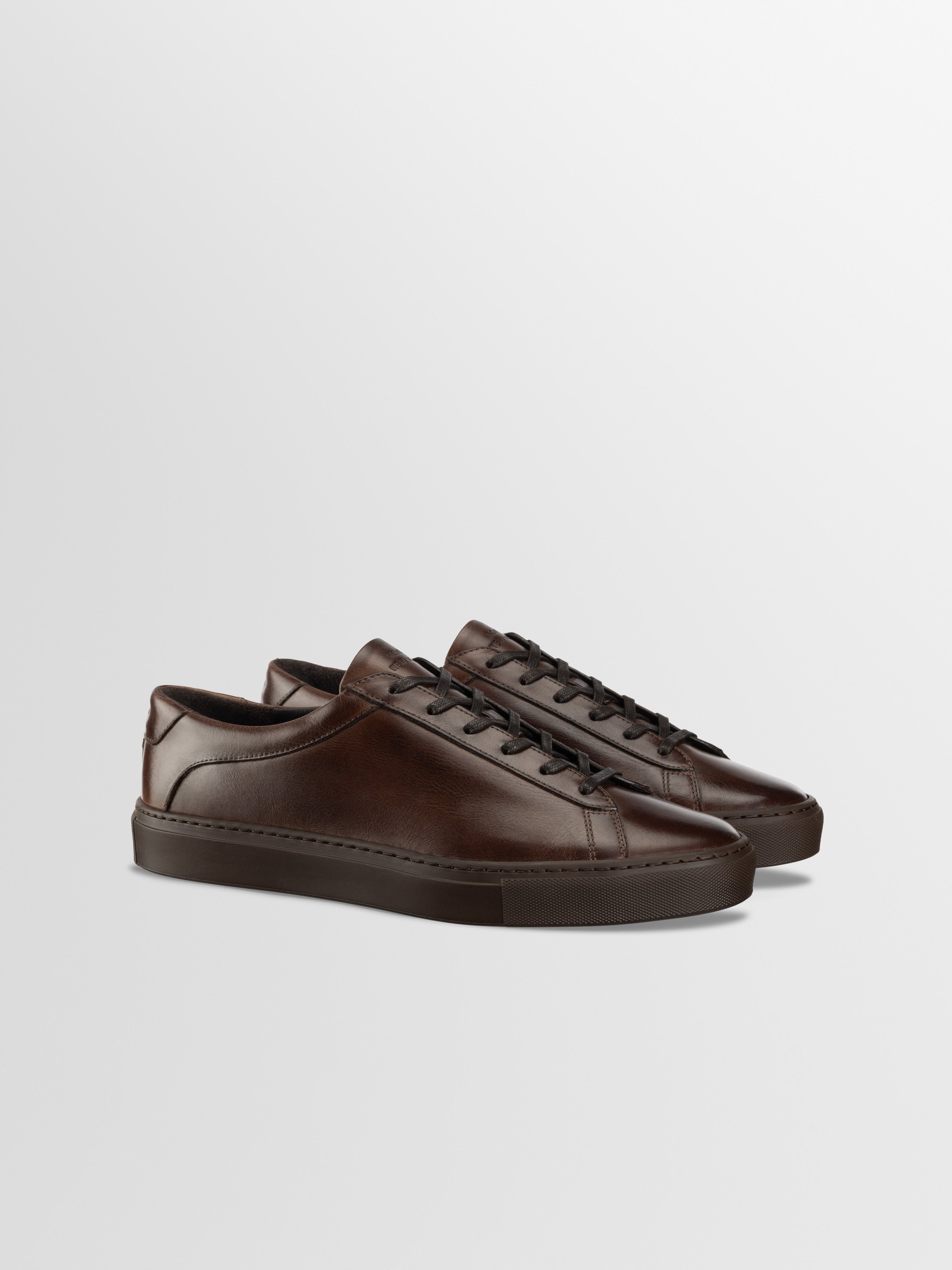 A pair of men