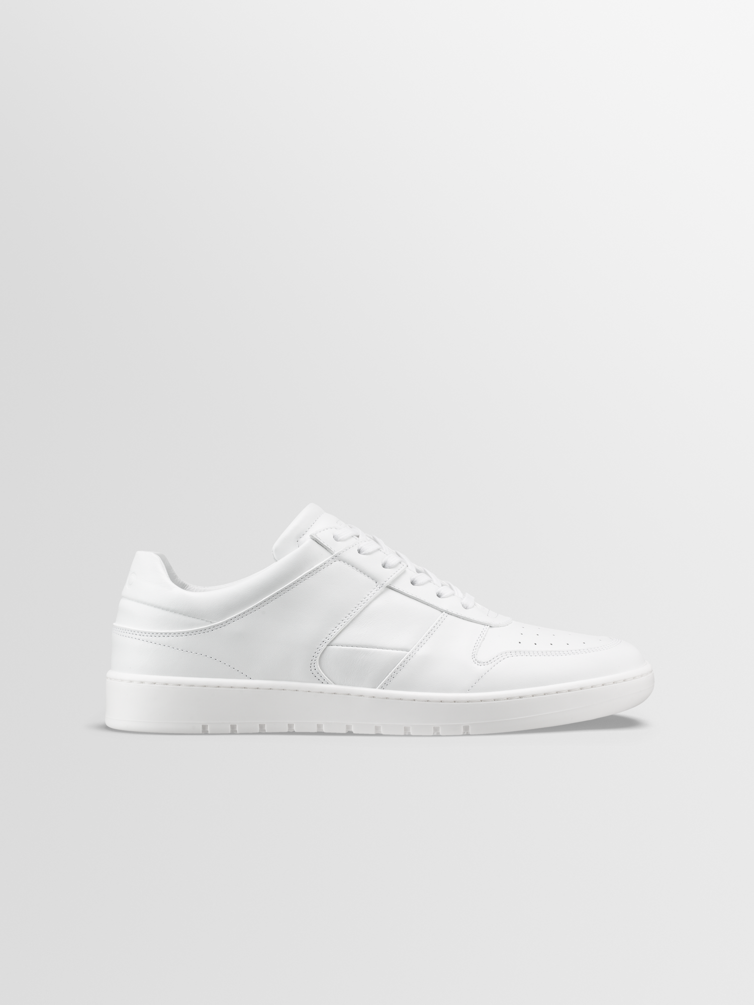 Aventino in Triple White