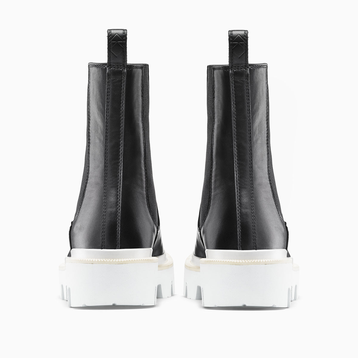 Women's Leather Chelsea Boot in Black | Chelsea Onyx | KOIO
