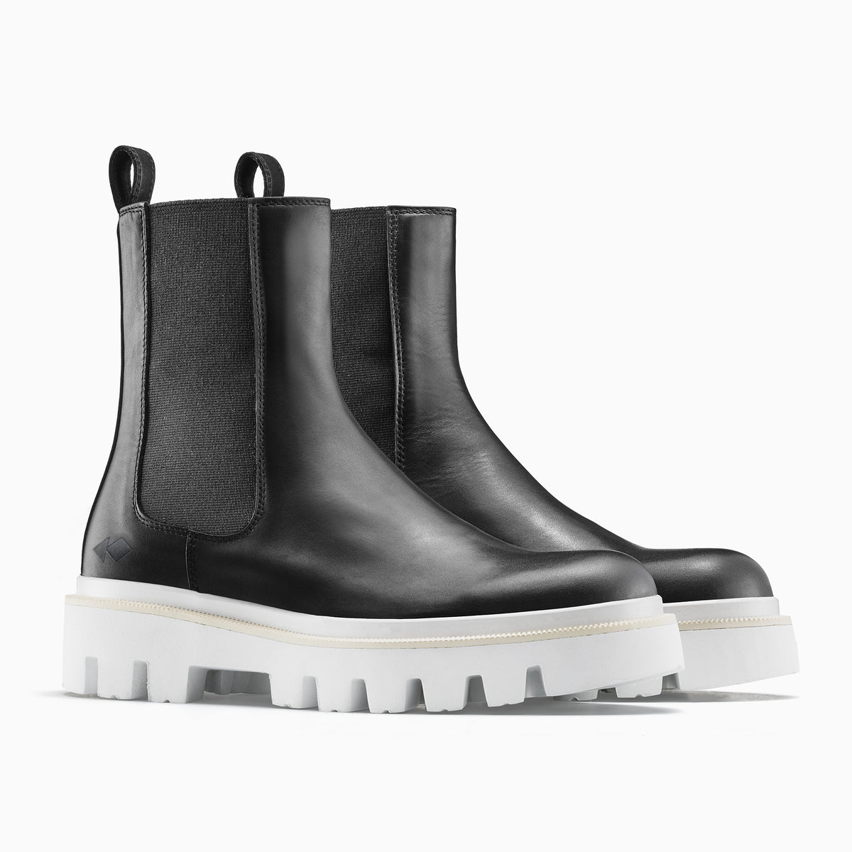 Women's Leather Chelsea Boot in Black | Chelsea Onyx | KOIO