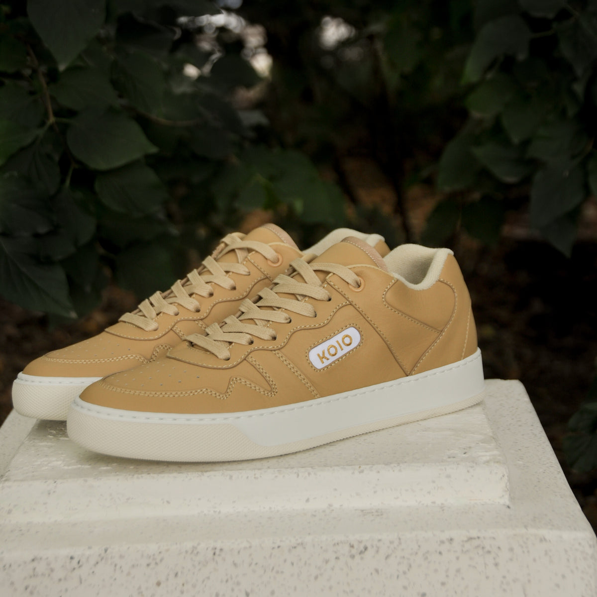 Men's Low Top Leather Sneaker in Brown | Metro Caramel | KOIO