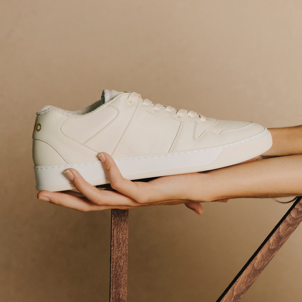 Women's Low Top Leather Sneaker in Off-White | Metro Antique White | KOIO